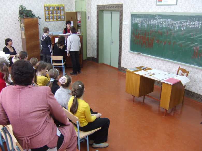 12 scuola di stato, lezione di musica.jpg